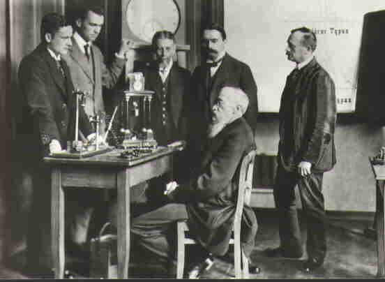 Figure 2.1: Wilhelm Wundt (seated) in his psychology laboratory at the University of Leipzig, c. 1912